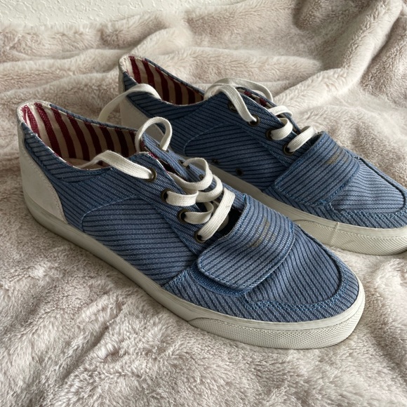 Creative Recs - Picture 1 of 7